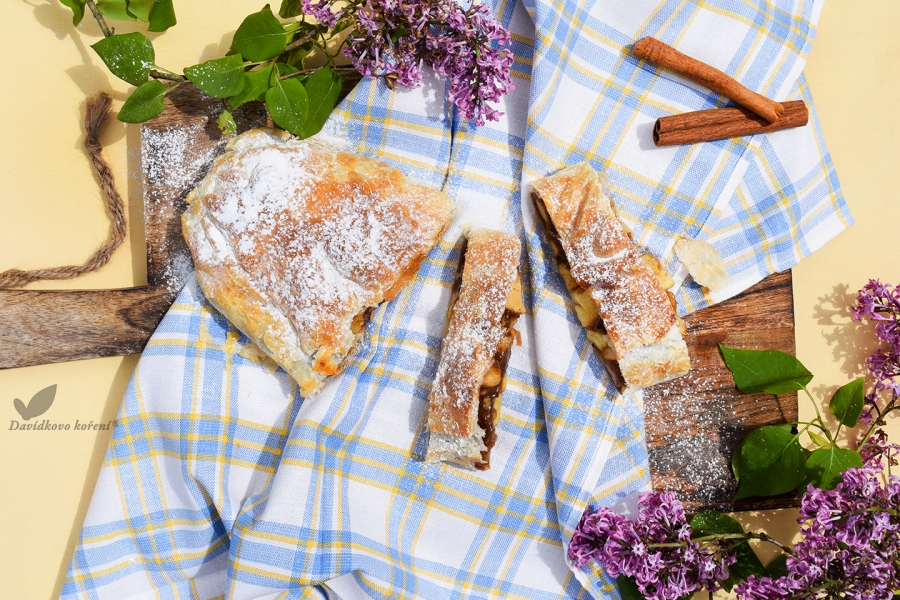 Jablková štrúdľa z lístkového cesta